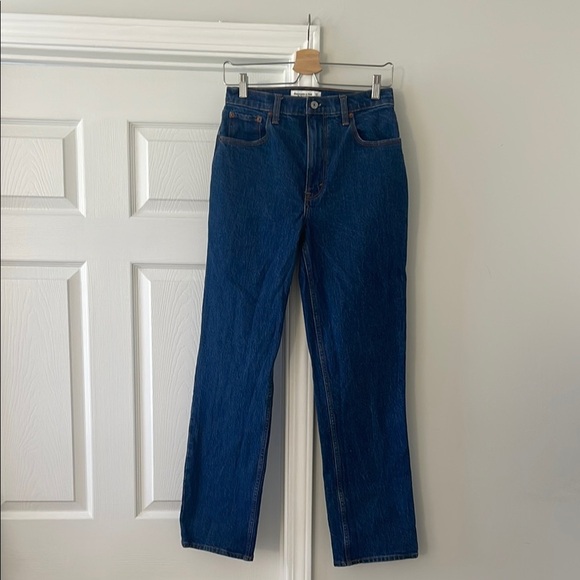 Abercrombie & Fitch The 90’s Straight Ultra High Rise Size 27/4R - Picture 1 of 4
